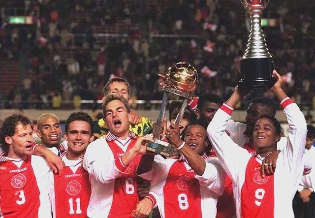 关于阿贾克斯中场制胜，关键时刻破门助球队胜出的信息